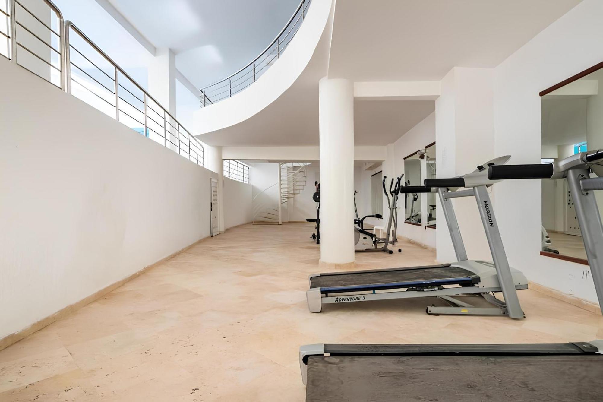 C-Appartement De Luxe Plein Centre De Gueliz Avec Piscine Parking Wifi Netflix Marrakesh Exterior photo
